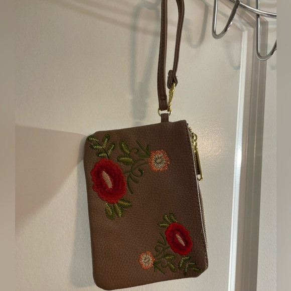 Steve Madden Wristlet - Picture 2 of 6
